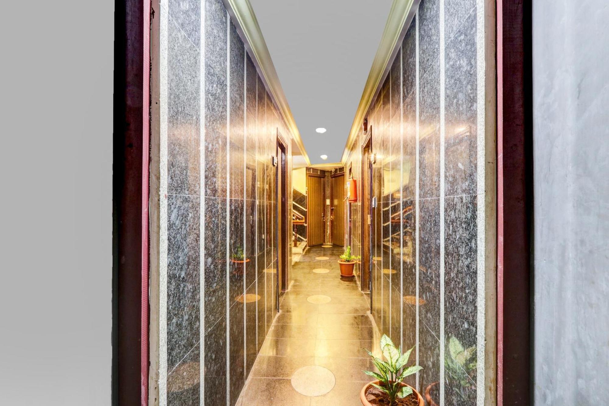 Hotel O Hanuman Pet Near Railway Station Vijayawada Exterior photo