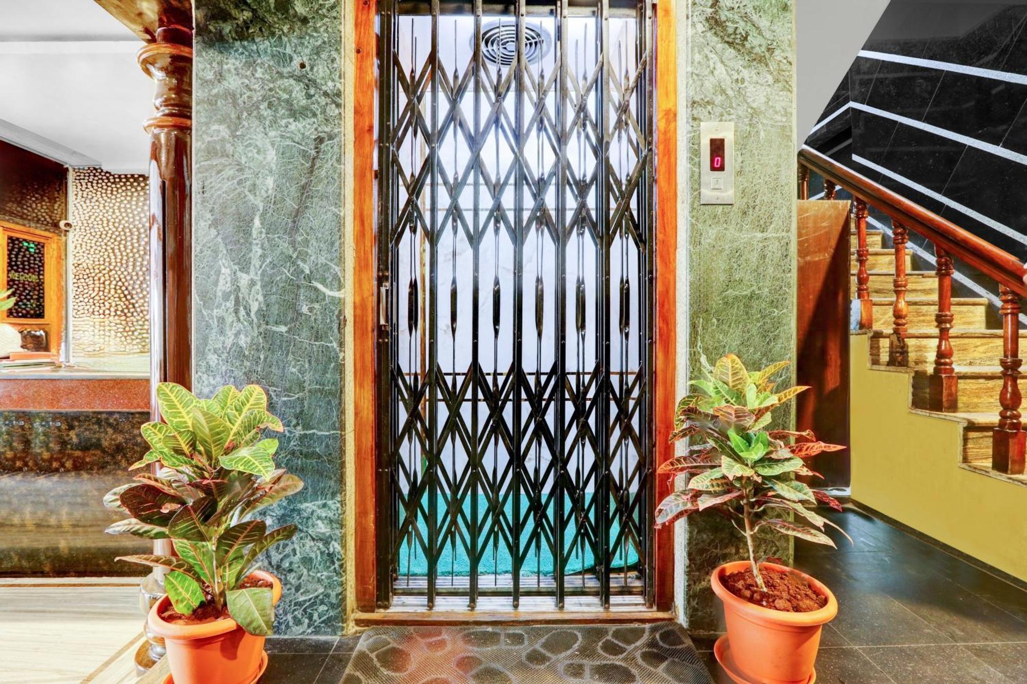 Hotel O Hanuman Pet Near Railway Station Vijayawada Exterior photo